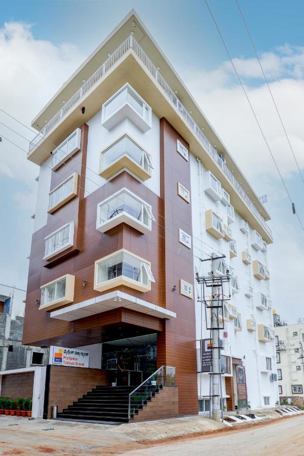 Myspace Tattwa Grand Yelahanka Bagian luar foto