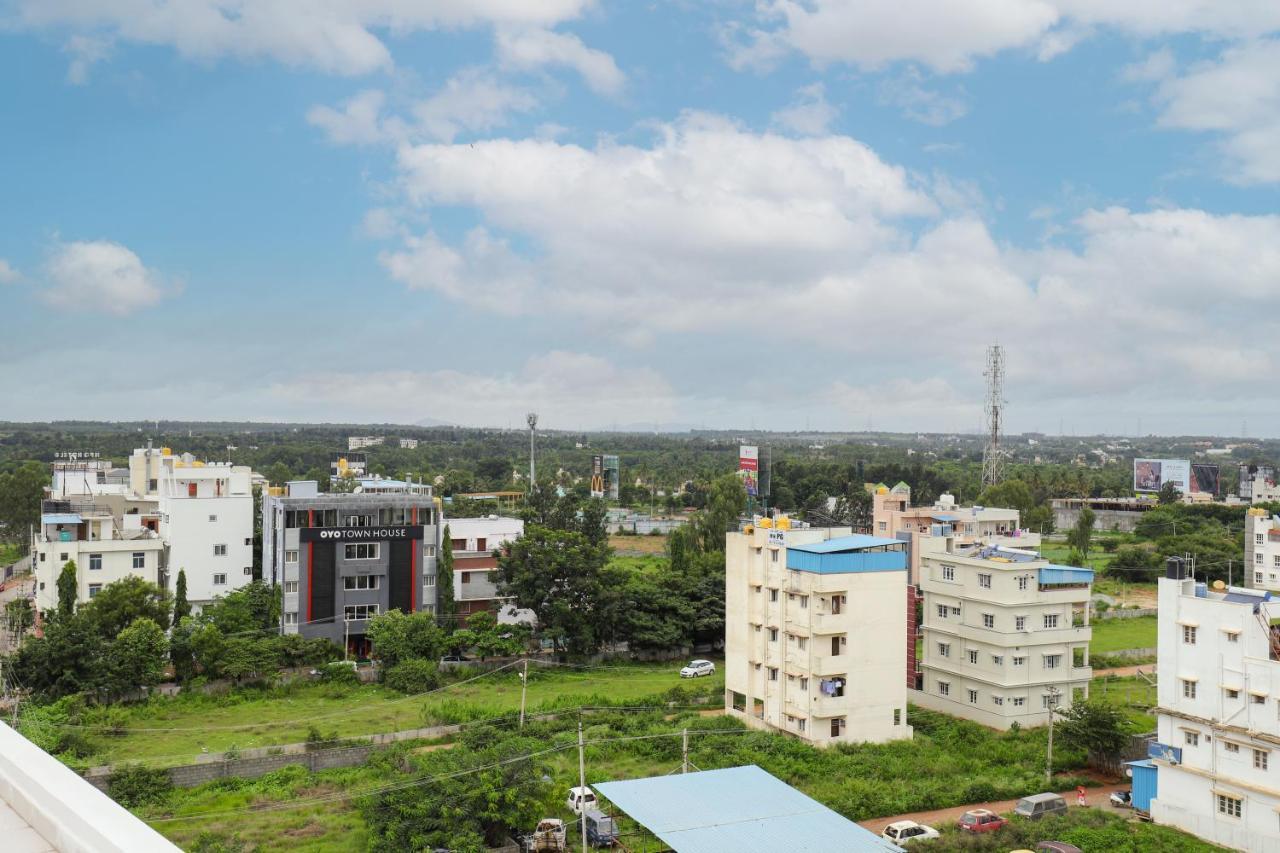 Myspace Tattwa Grand Yelahanka Bagian luar foto