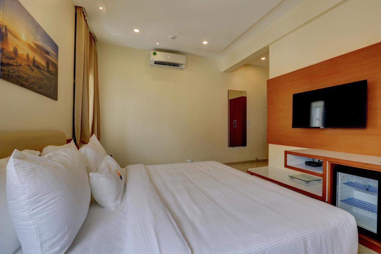 Myspace Tattwa Grand Yelahanka Bagian luar foto
